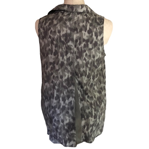 Cloth & Stone Taping Leopard Print Top Size Medium Split Back Sleeveless - Picture 3 of 4